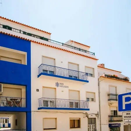 Iris Apartment *