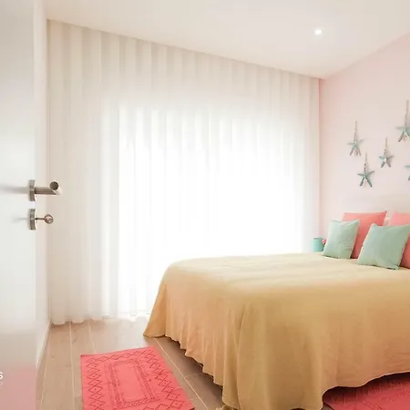Iris Apartment *