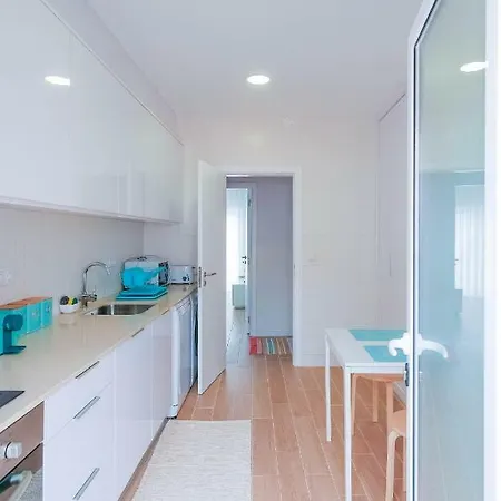 Iris Apartment *